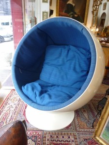 Fauteuil modèle Ball Chair Par « Eero AARNIO »
